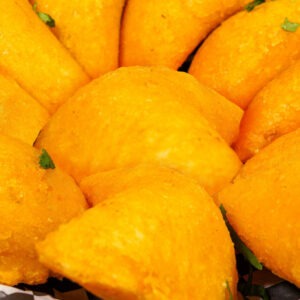 Discover the authentic taste of roast chicken at Om! Chicken, where juiciness and seasoning come together to offer you an incomparable culinary experience. Located in Riverview, we delight our customers with the quality and freshness of our dishes, making each meal a delight for the senses.